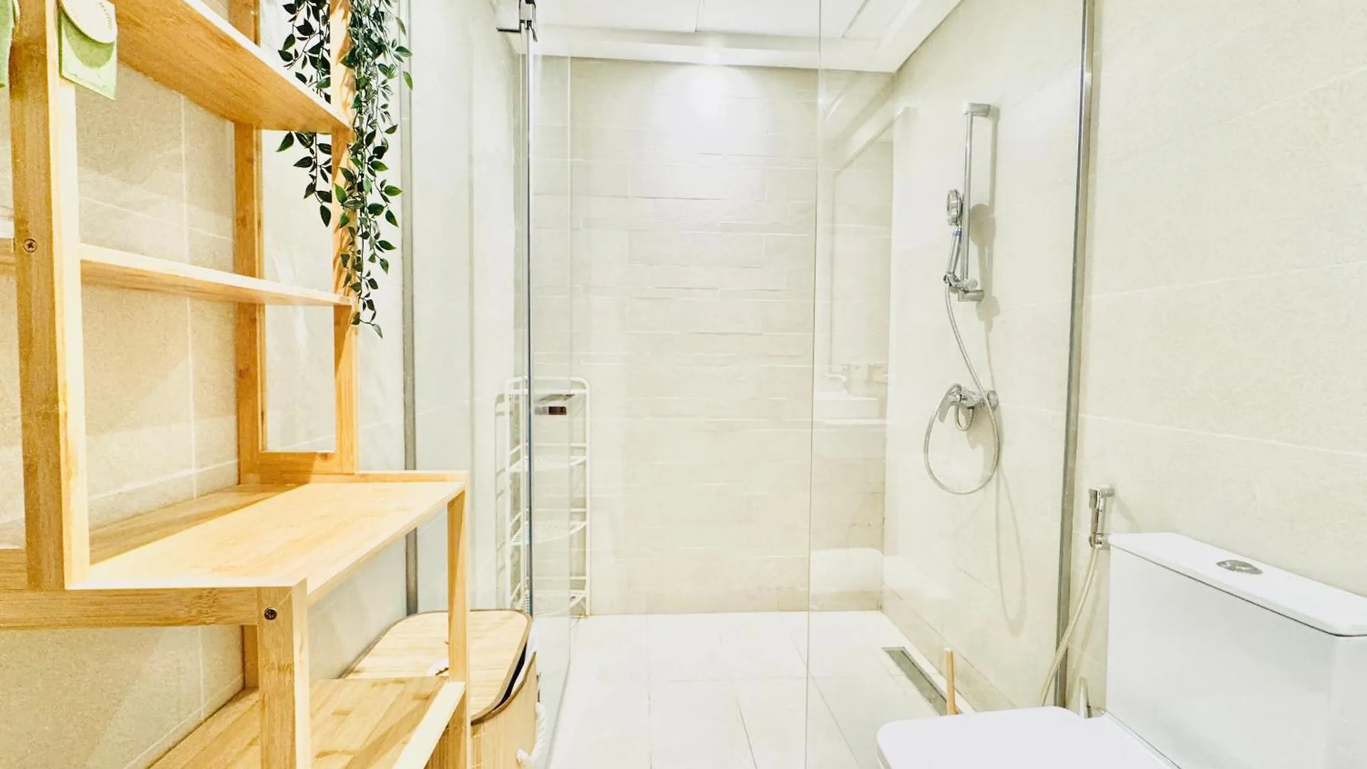 Chic 1-Br In Azizi Riviera-Your Perfect Stay ! Dubaj